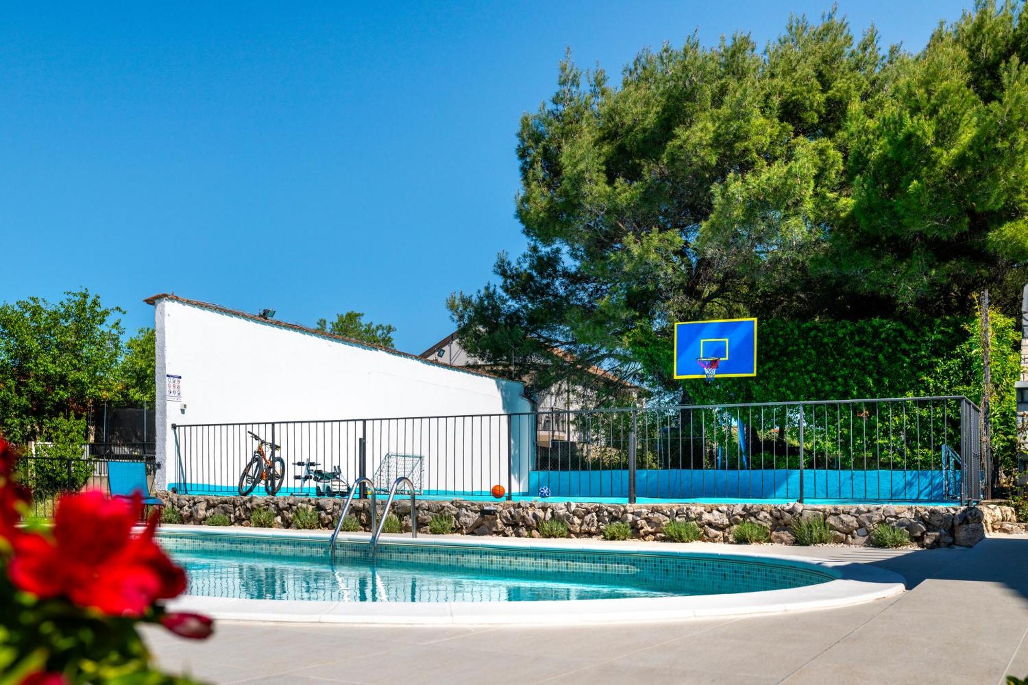 Villa Plenca - Heated Pool ! 시베니크 외부 사진