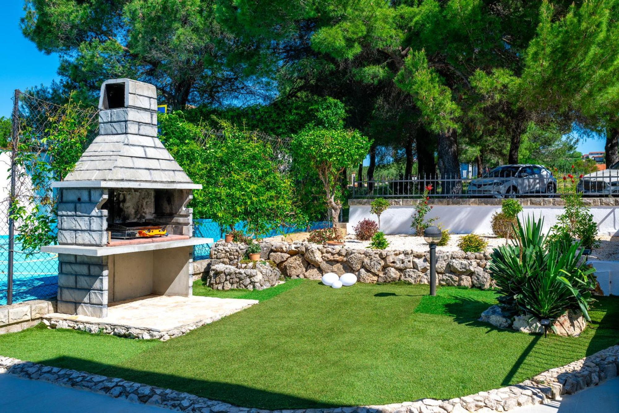 Villa Plenca - Heated Pool ! 시베니크 외부 사진